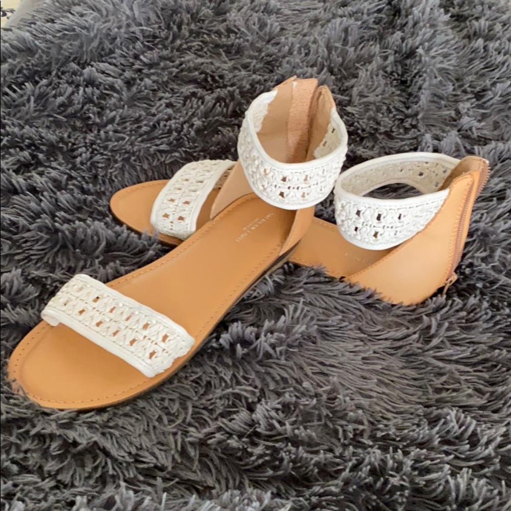 American Eagle Outfitters White and Tan Sandals